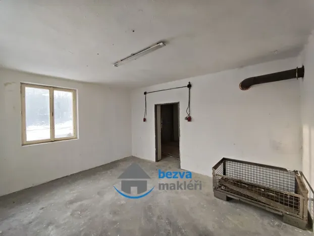 Pronájem výrobních prostor, Skuteč, Zvěřinova, 118 m2
