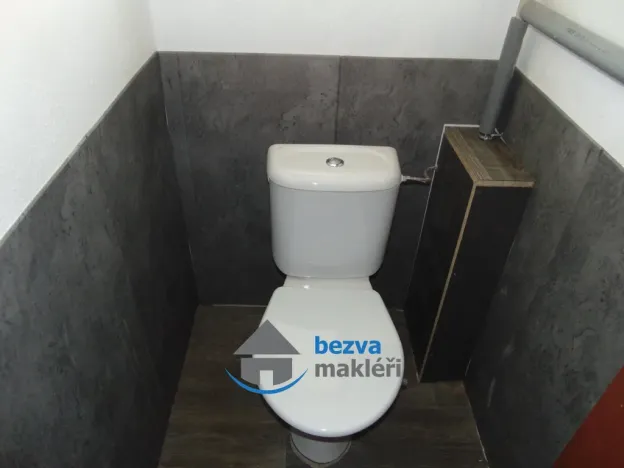 Pronájem výrobních prostor, Skuteč, Zvěřinova, 118 m2