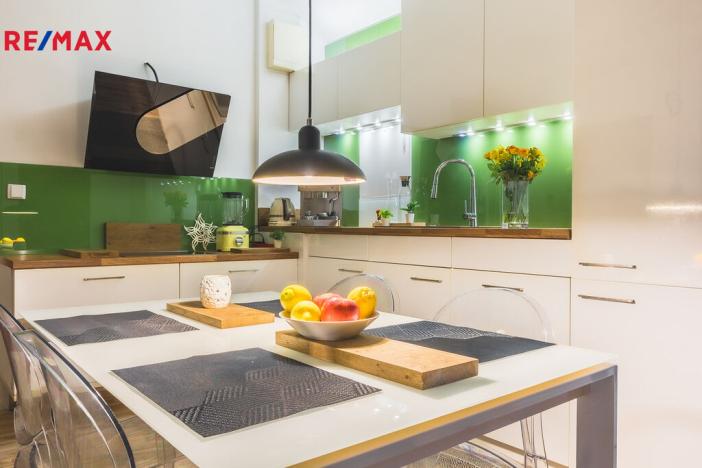 Prodej bytu 3+1, Praha - Vinohrady, U Havlíčkových sadů, 75 m2