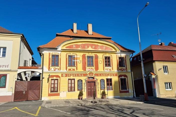 Pronájem bytu 2+kk, Uhlířské Janovice, Václavské náměstí, 55 m2