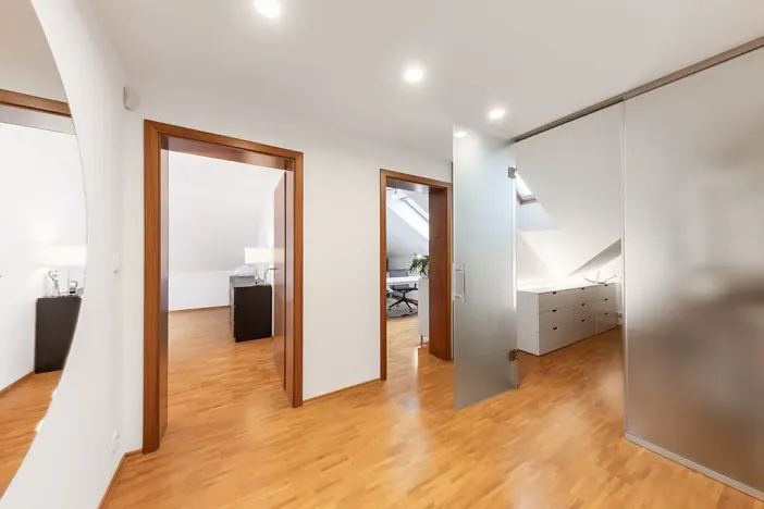 Prodej bytu 6+kk a větší, Praha - Pitkovice, Křemenáčová, 169 m2