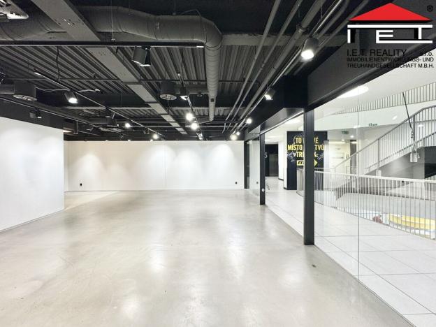 Pronájem obchodního prostoru, Brno - Brno-město, Nádražní, 111 m2