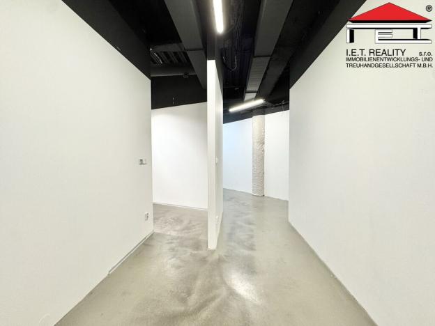 Pronájem obchodního prostoru, Brno - Brno-město, Nádražní, 111 m2