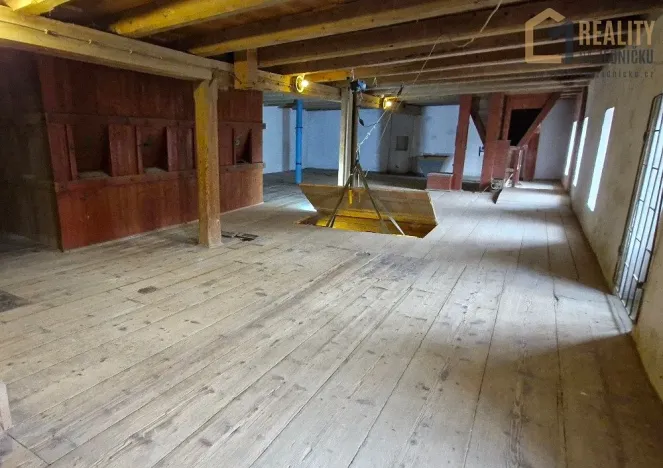 Prodej výrobních prostor, Česká Třebová, 896 m2