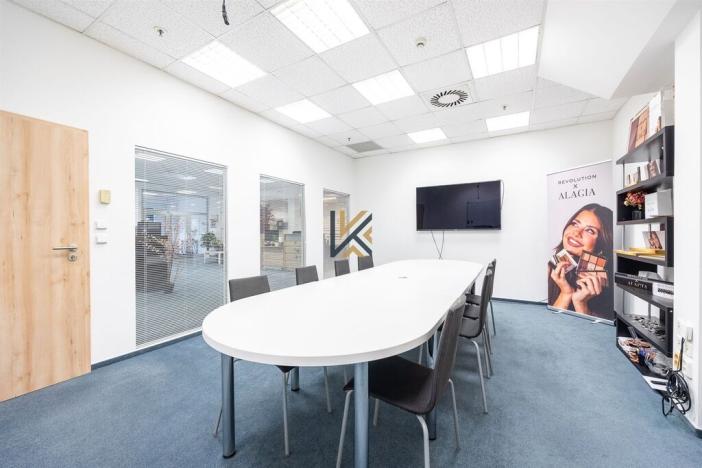Pronájem kanceláře, Praha - Zličín, Na Radosti, 1030 m2