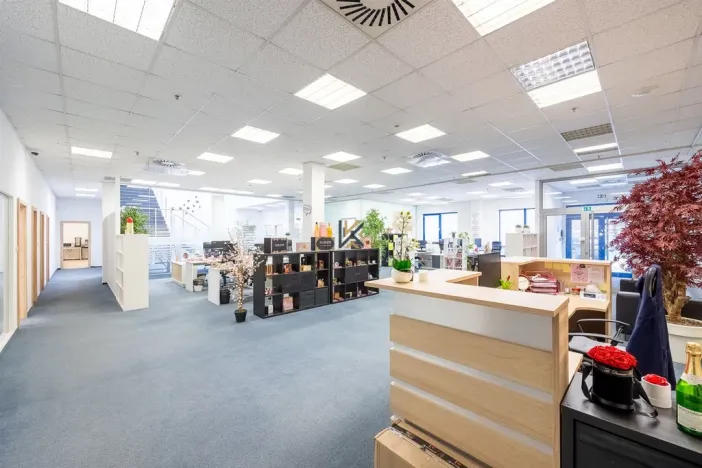 Pronájem kanceláře, Praha - Zličín, Na Radosti, 1030 m2