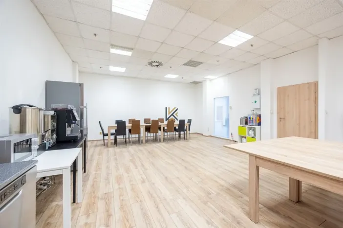 Pronájem kanceláře, Praha - Zličín, Na Radosti, 1030 m2