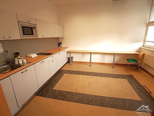 Pronájem kanceláře, Jihlava, Pávovská, 350 m2