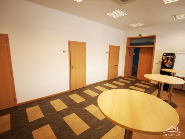 Pronájem kanceláře, Jihlava, Pávovská, 350 m2