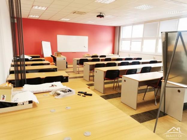 Pronájem kanceláře, Jihlava, Pávovská, 350 m2