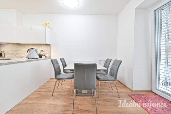 Pronájem bytu 2+kk, Slavkov u Brna, Slovanská, 81 m2