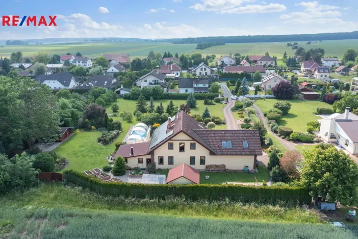 Prodej rodinného domu, Býšť, 4478 m2