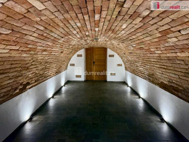 Prodej garáže, Domanín, 150 m2