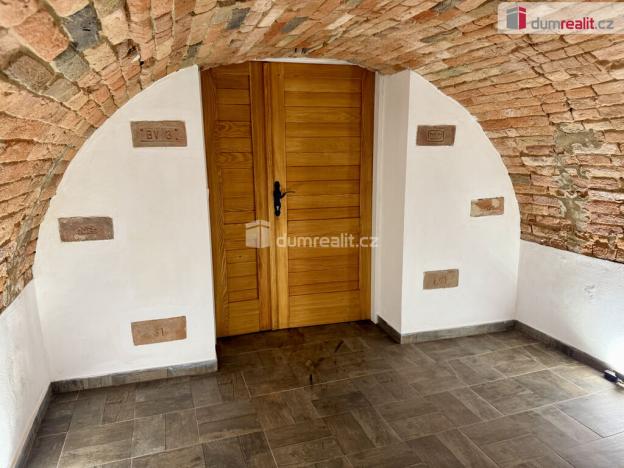 Prodej garáže, Domanín, 150 m2