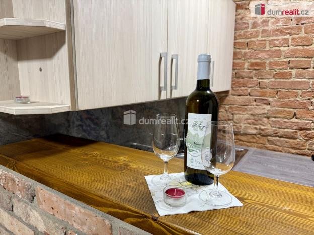 Prodej garáže, Domanín, 150 m2