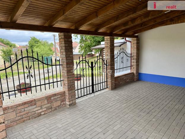 Prodej garáže, Domanín, 150 m2