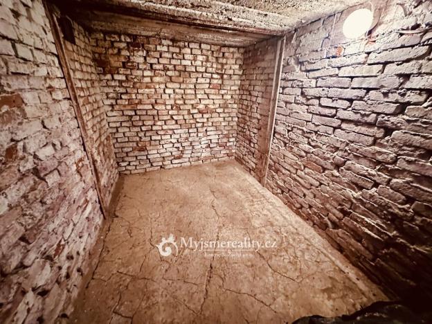 Prodej zahrady, Znojmo, 561 m2