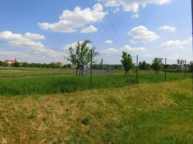 Prodej komerčního pozemku, Mikulov, 27250 m2