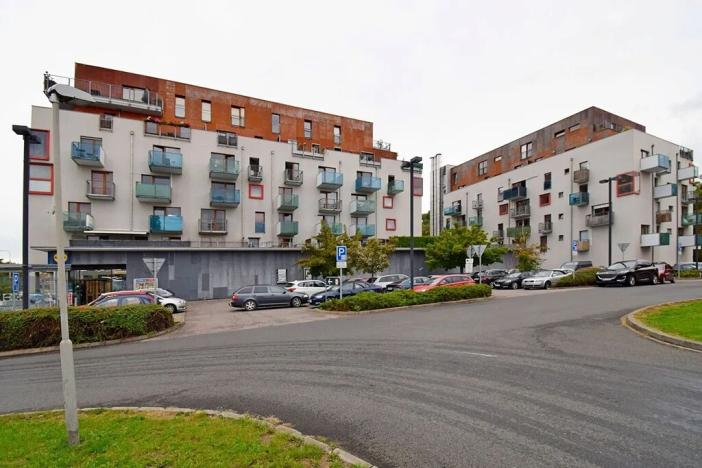 Pronájem garážového stání, Praha - Vršovice, Vršovická, 15 m2