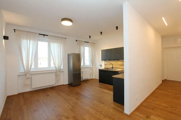 Pronájem bytu 3+kk, Pardubice - Zelené Předměstí, Sladkovského, 77 m2