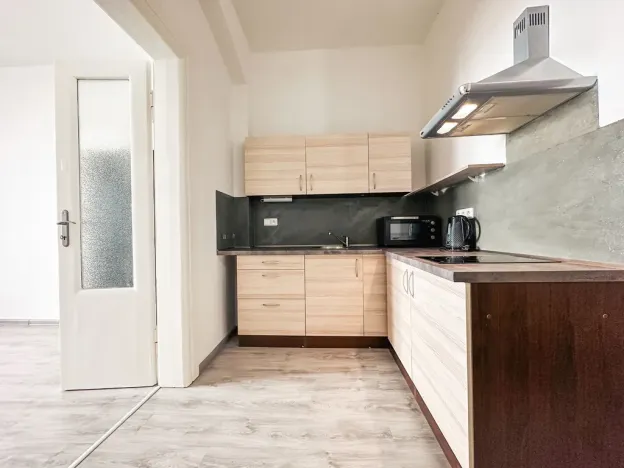 Pronájem bytu 1+1, Praha - Žižkov, Jeronýmova, 32 m2