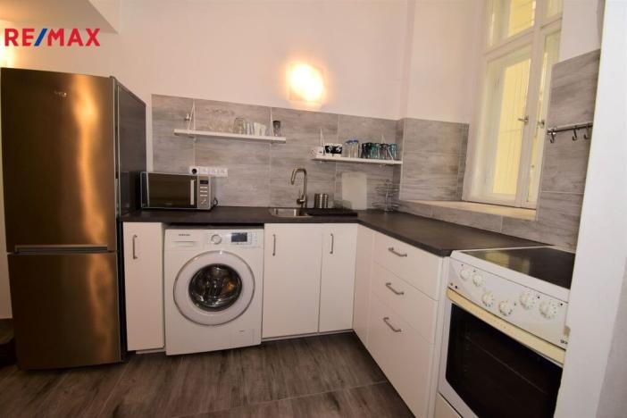 Pronájem bytu 2+1, Praha - Smíchov, Na Valentince, 55 m2
