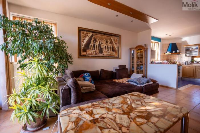 Prodej rodinného domu, Lužice, 200 m2