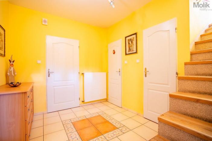 Prodej rodinného domu, Lužice, 200 m2