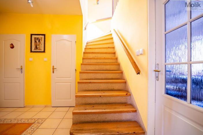 Prodej rodinného domu, Lužice, 200 m2