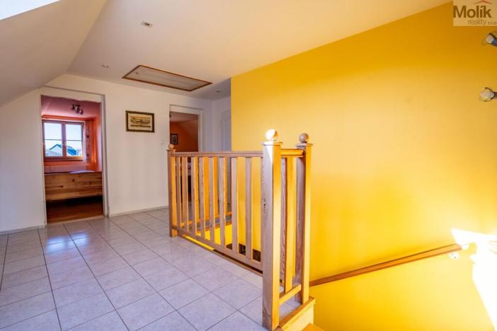 Prodej rodinného domu, Lužice, 200 m2