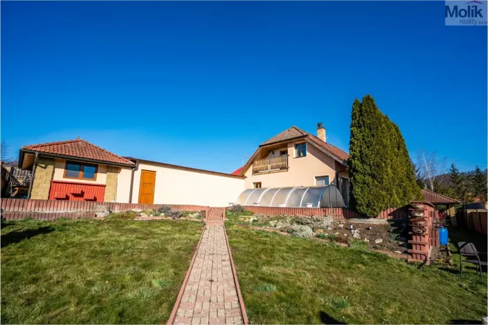 Prodej rodinného domu, Lužice, 200 m2