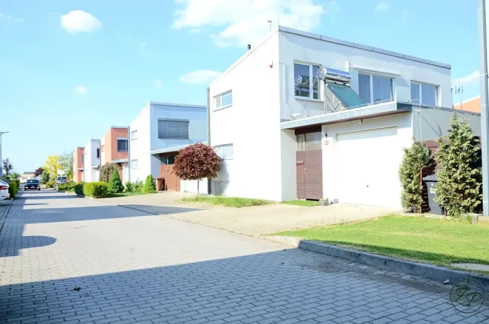 Pronájem rodinného domu, Chýně, Střední, 131 m2