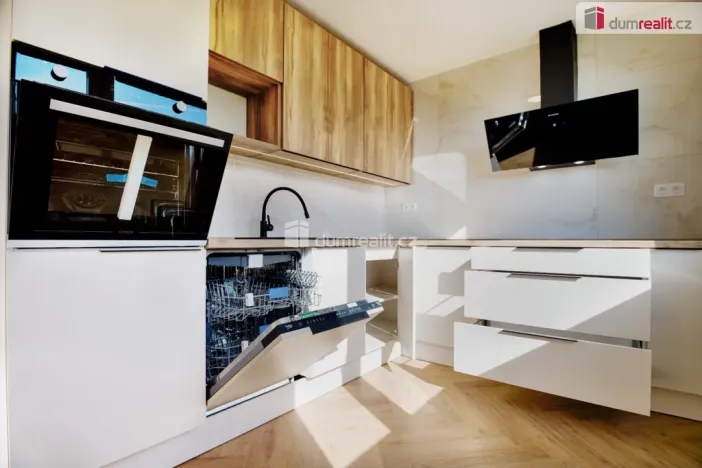 Pronájem bytu 2+1, Ústí nad Labem - Severní Terasa, Jizerská, 63 m2