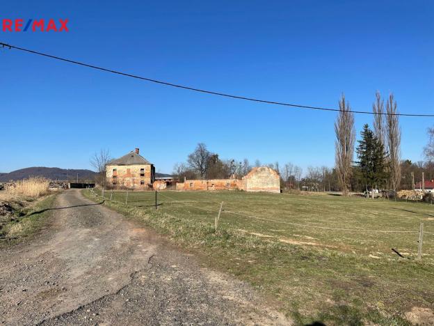 Prodej komerční nemovitosti, Vražné, 2764 m2