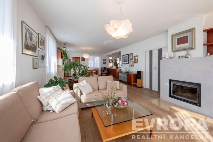 Prodej rodinného domu, Psáry - Dolní Jirčany, Pod Skalkou, 363 m2