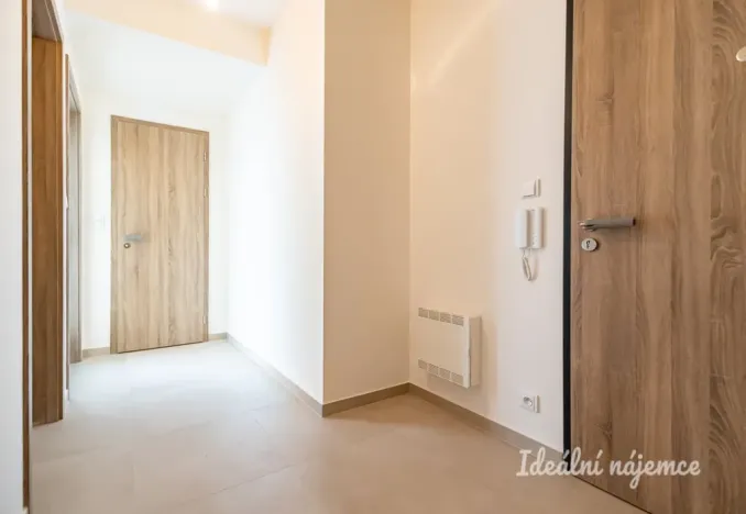 Pronájem bytu 2+kk, Praha - Prosek, Čakovická, 41 m2
