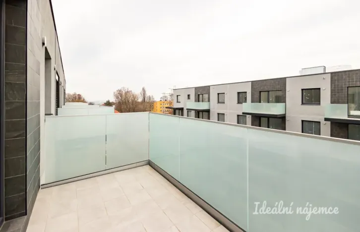 Pronájem bytu 2+kk, Praha - Prosek, Čakovická, 41 m2