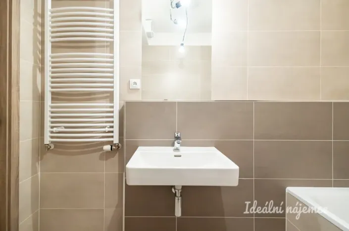 Pronájem bytu 2+kk, Praha - Prosek, Čakovická, 41 m2