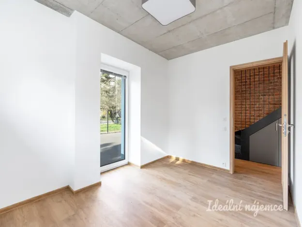 Pronájem bytu 3+kk, Praha - Kamýk, Zárubova, 68 m2