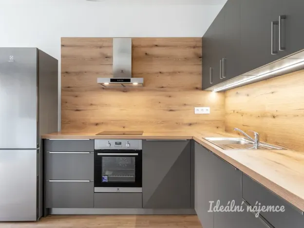 Pronájem bytu 3+kk, Praha - Kamýk, Zárubova, 68 m2