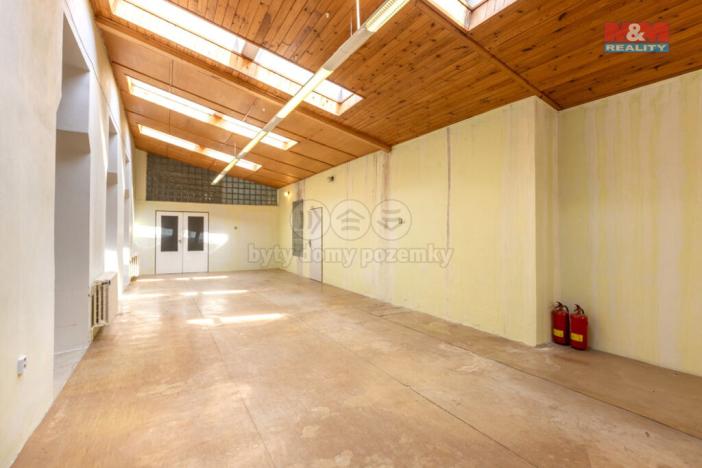 Prodej obchodního prostoru, Louny, Mírové náměstí, 1353 m2