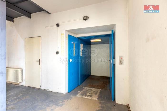 Prodej obchodního prostoru, Louny, Mírové náměstí, 1353 m2