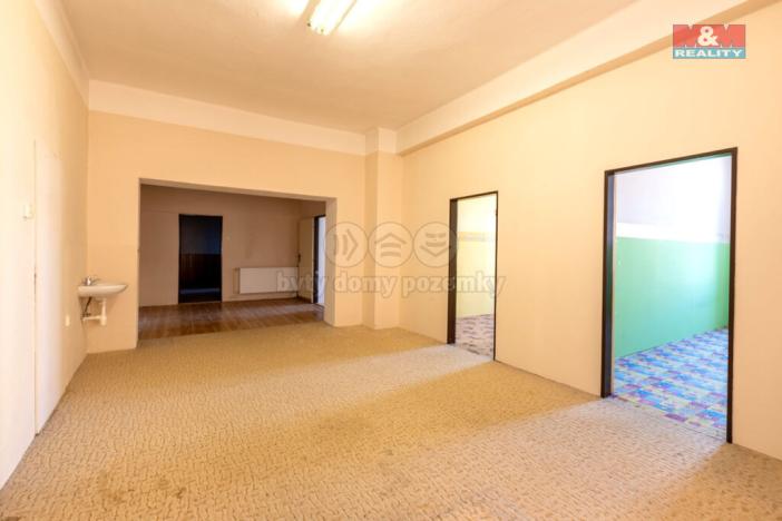 Prodej obchodního prostoru, Louny, Mírové náměstí, 1353 m2