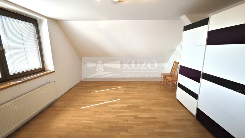 Pronájem kanceláře, Klíčany, 237 m2