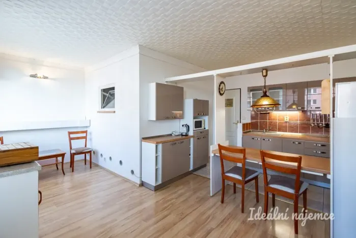 Pronájem bytu 2+kk, Praha - Troja, Hnězdenská, 42 m2