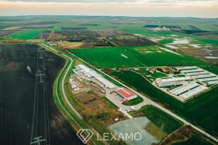 Prodej komerčního pozemku, Měnín, 2222 m2