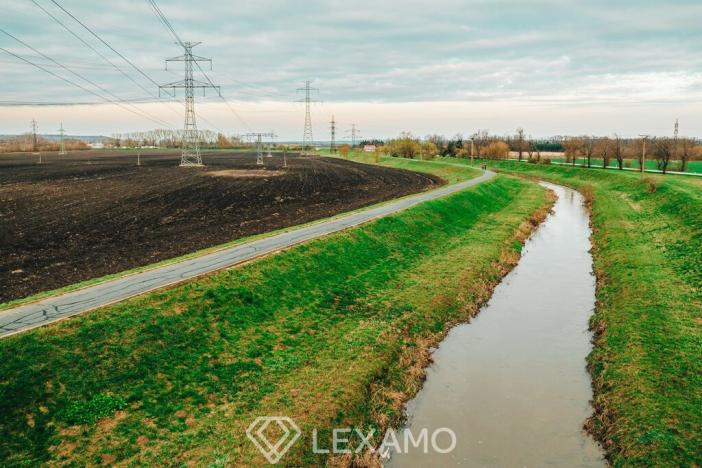 Prodej komerčního pozemku, Měnín, 5400 m2