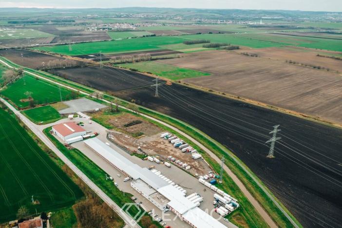 Prodej komerčního pozemku, Měnín, 5400 m2