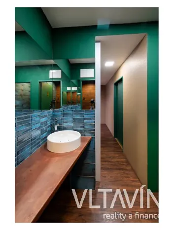 Prodej obchodního prostoru, Praha - Vysočany, Poděbradská, 53 m2