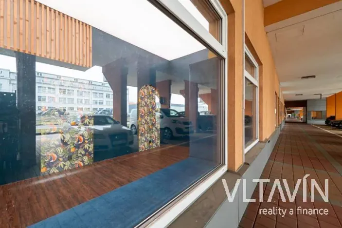 Prodej obchodního prostoru, Praha - Vysočany, Poděbradská, 53 m2